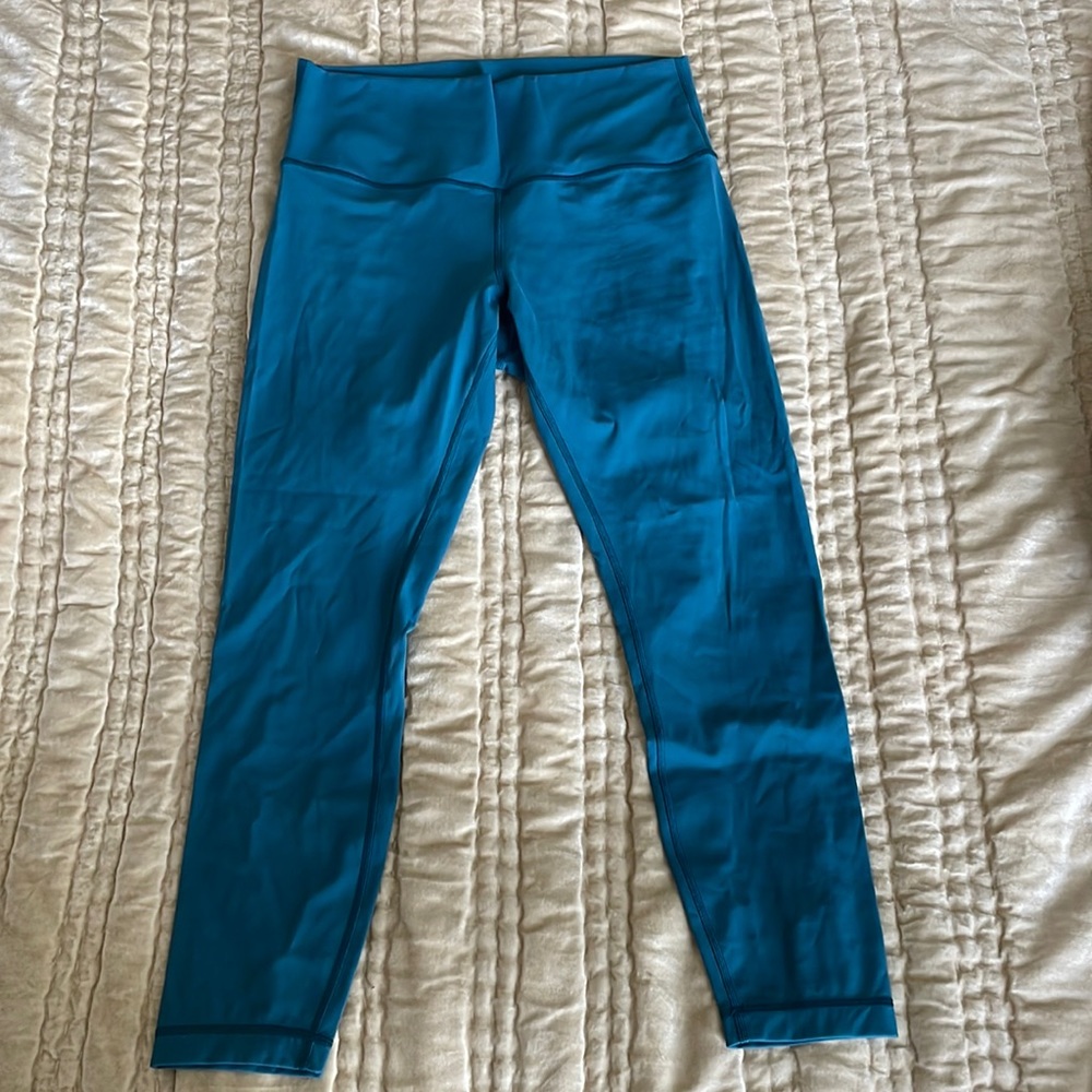 25” LULULEMON WUNDER UNDER SIZE 8